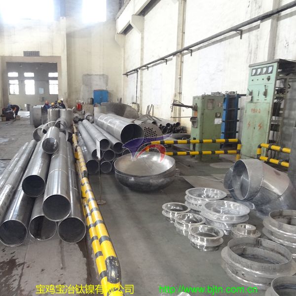 Welding-Scene-of-Titanium-Pipe